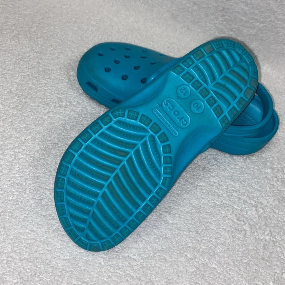 Crocs Unisex-Adult Classic Clogs turquoise men’s 10 women’s 12